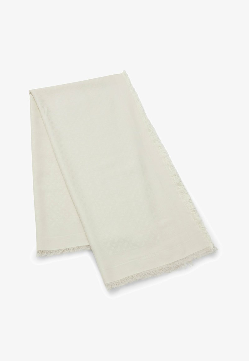 Bufanda blanca de textura con bordes desflecados, que presenta un sutil patrón y una tela suave. Forma rectangular, ligera y con un diseño elegante.