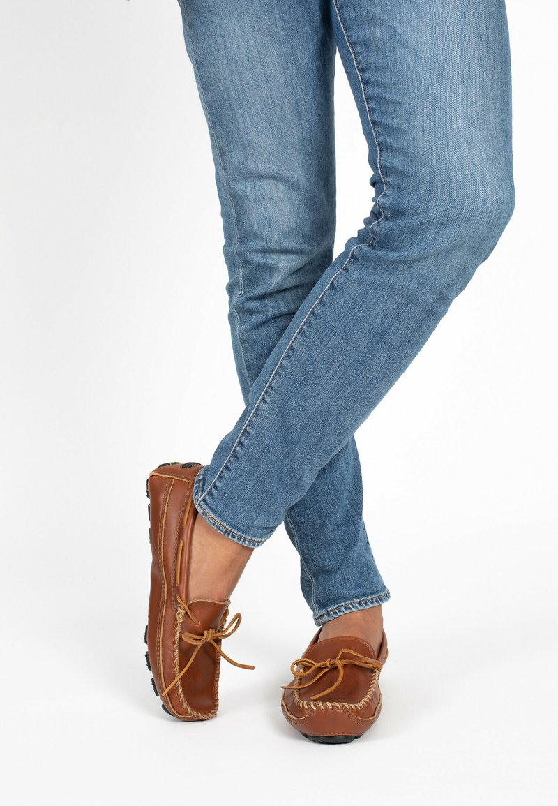 Herren Sneaker | Minnetonka Business-Slipper caramel/camel - SW79809 Herren Sneaker | Minnetonka Business-Slipper caramel/camel - SW79809