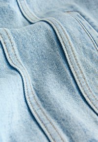 Neizvēlēts, bleach wash