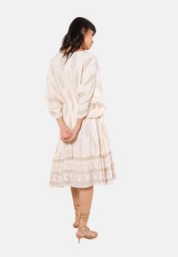 Apricot Vestido informal - cream