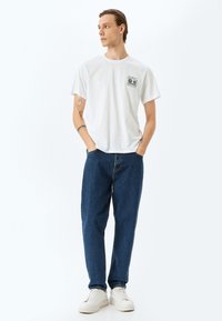Koton - T-shirt z nadrukiem