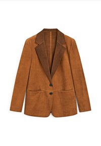 Brun mocka blazer med snedskurna slag, två svarta knappar och två framfickor. Slät yta med kontrasterande mörkare krage accenter.