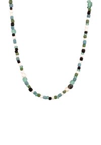 Perlesmykke med skiftende nuancer af grøn, blå, sort og hvid, med både glatte og teksturerede overflader, herunder perler.