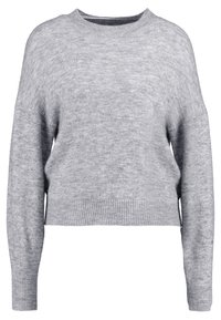 Ljusgrå tröja med rundad hals, nedhängande axelsömmar och ribbad nederkant. Mjuk struktur, kort längd och långa ärmar.