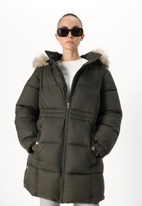 Vero Moda Petite VMPINAR COAT - Ziemas mētelis - dark green