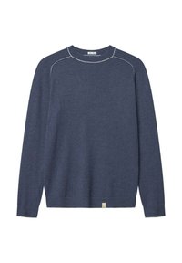 Marineblauer Rundhals-Pullover mit langen Ärmeln, der kontrastierende Nähte und ein kleines Etikett am Saum aufweist. Glatte Textur.