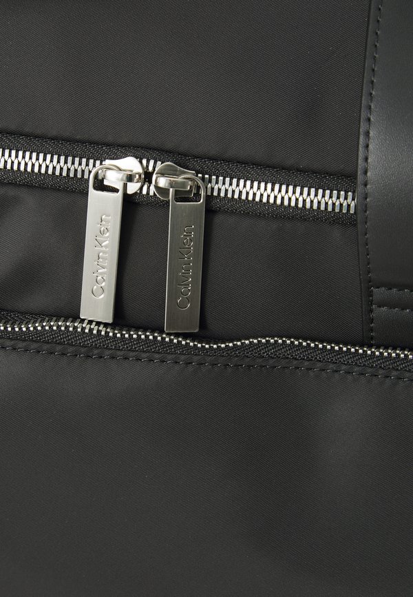 BUSINESS TECH  - Weekend bag3