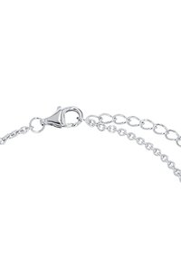 Cadena de metal plateado con un cierre de langosta. Presenta múltiples eslabones en forma de óvalo alargado y una textura lisa y brillante.