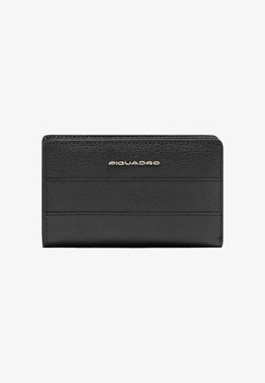 Schwarze Lederbrieftasche mit strukturierter Oberfläche, ausgestattet mit Kartenfächern und einem goldenen Logo. Rechteckige Form, minimalistisches Design, glatte Kanten.