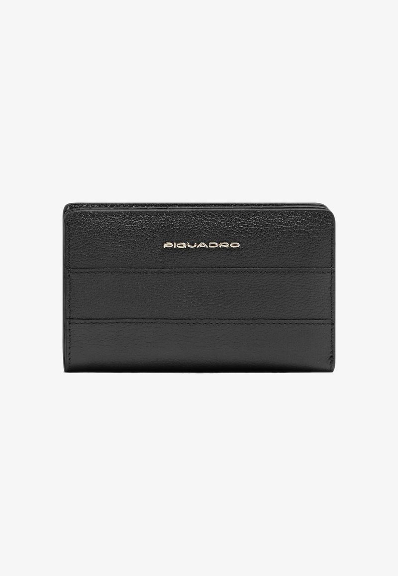 Zwarte leren portemonnee met een gestructureerd oppervlak, voorzien van vakken voor kaarten en een gouden logo. Rechthoekige vorm, minimalistisch ontwerp, gladde randen.