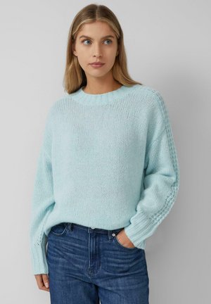 - Sweter