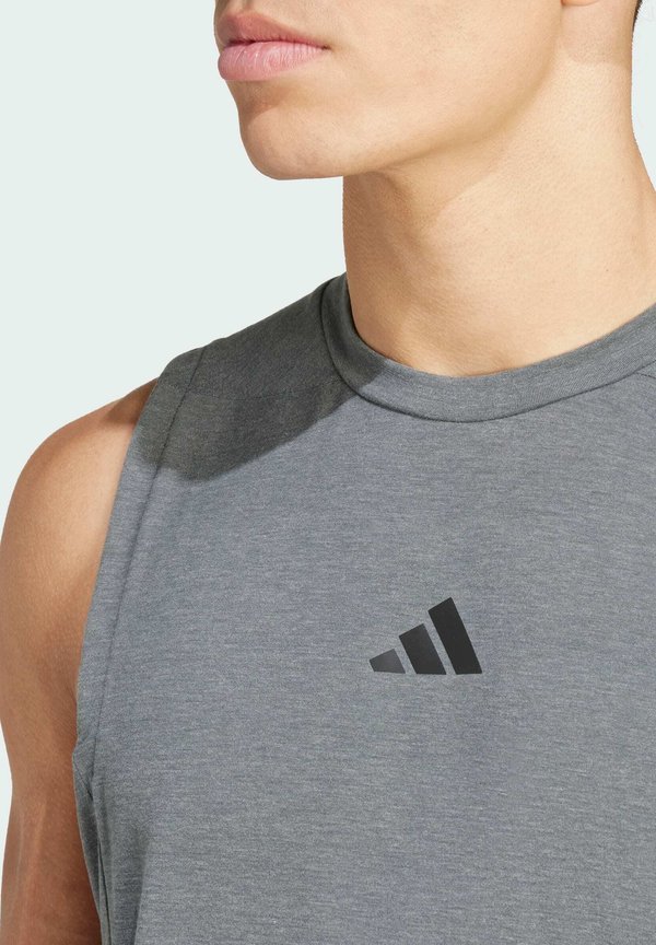 DESIGNED FOR WORKOUT - Top3