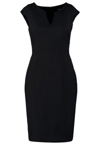 Svart åtsittande klänning med V-ringning och korta ärmar. Tillverkad av ett slätt tyg, med sömmar och en längd som når knäna.