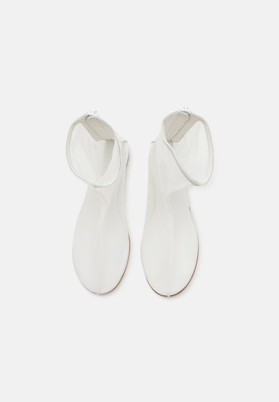 DEAR FRANCES BALLA BOOTIE - Støvletter - white