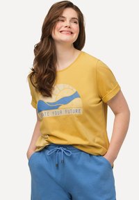 Ulla Popken Printtipaita - yellow