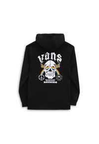 Sudadera con capucha negra con un gran gráfico de una calavera blanca, mariposas coloridas y detalles en arcoíris. Incluye texto y varios símbolos.
