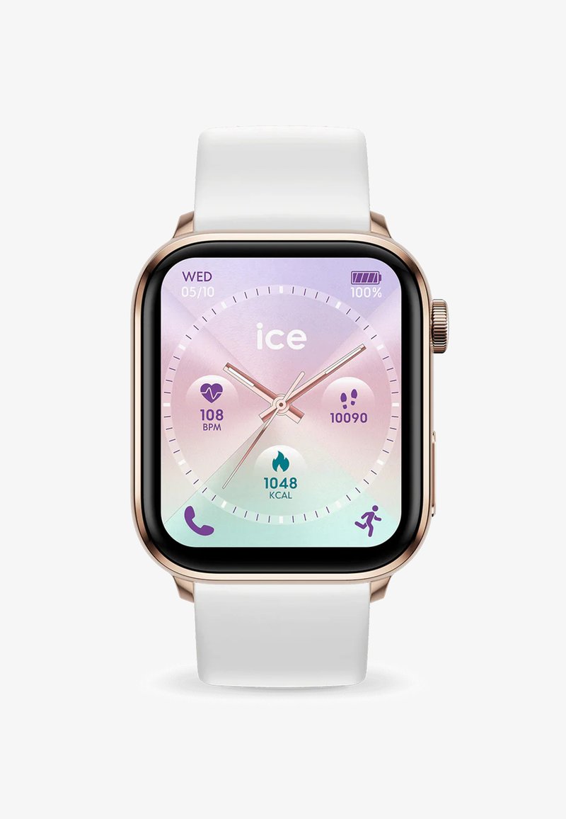 Smartwatch med firkantet urskive, ramme i rosaguldmetal og hvid silikonearmbånd. Skærmen har en pastelgradient baggrund og sundhedsmetrik ikoner.