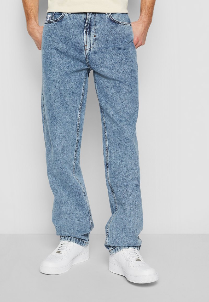 Karl Kani - SMALL SIGNATURETAPE FIVE POCKET DENIM - Jeans Tapered Fit - vintage mid blue, Förstora