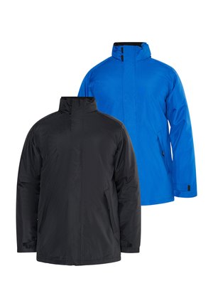Deux vestes isolantes avec cols hauts et manches longues, une noire devant et une bleu vif derrière avec des poches latérales zippées.