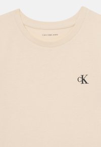 Calvin Klein Jeans STRIPE SLIM 2 PACK - Triko s potiskem - whitecap gray/black