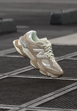 New Balance U9060 UNISEX - Sneakers - brown/beige