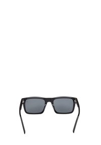 Occhiali da sole neri a forma rettangolare con lenti grigie, aste sottili e dettagli metallici sulle cerniere. Montatura in plastica liscia.