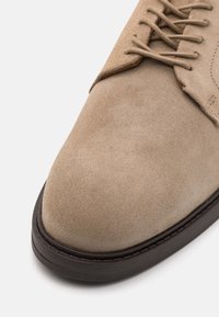 Selected Homme Šněrovací boty - beige