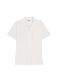Camisa blanca de manga corta con un sutil patrón de rayas verticales, frente abotonado y cuello clásico, fabricada con un tejido ligero.