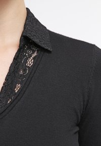 Morgan Pullover - black