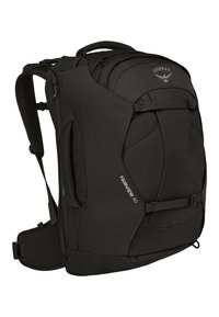 Sac à dos noir avec des bretelles rembourrées, plusieurs compartiments zippés et un logo. Il présente un design épuré et un tissu texturé.