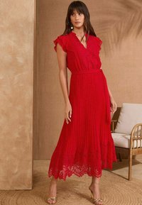 Love & Roses REGULAR FIT - DETAIL PLEATED V-NECK BELTED - Dnevna haljina - red
