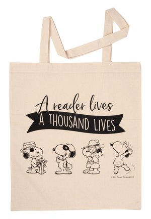 Henkeltasche aus Baumwolle in natürlicher Farbe mit vier schwarzen, liniengezeichneten Snoopy-Charakteren und dem Text: "Ein Leser lebt tausend Leben" in Schwarz.