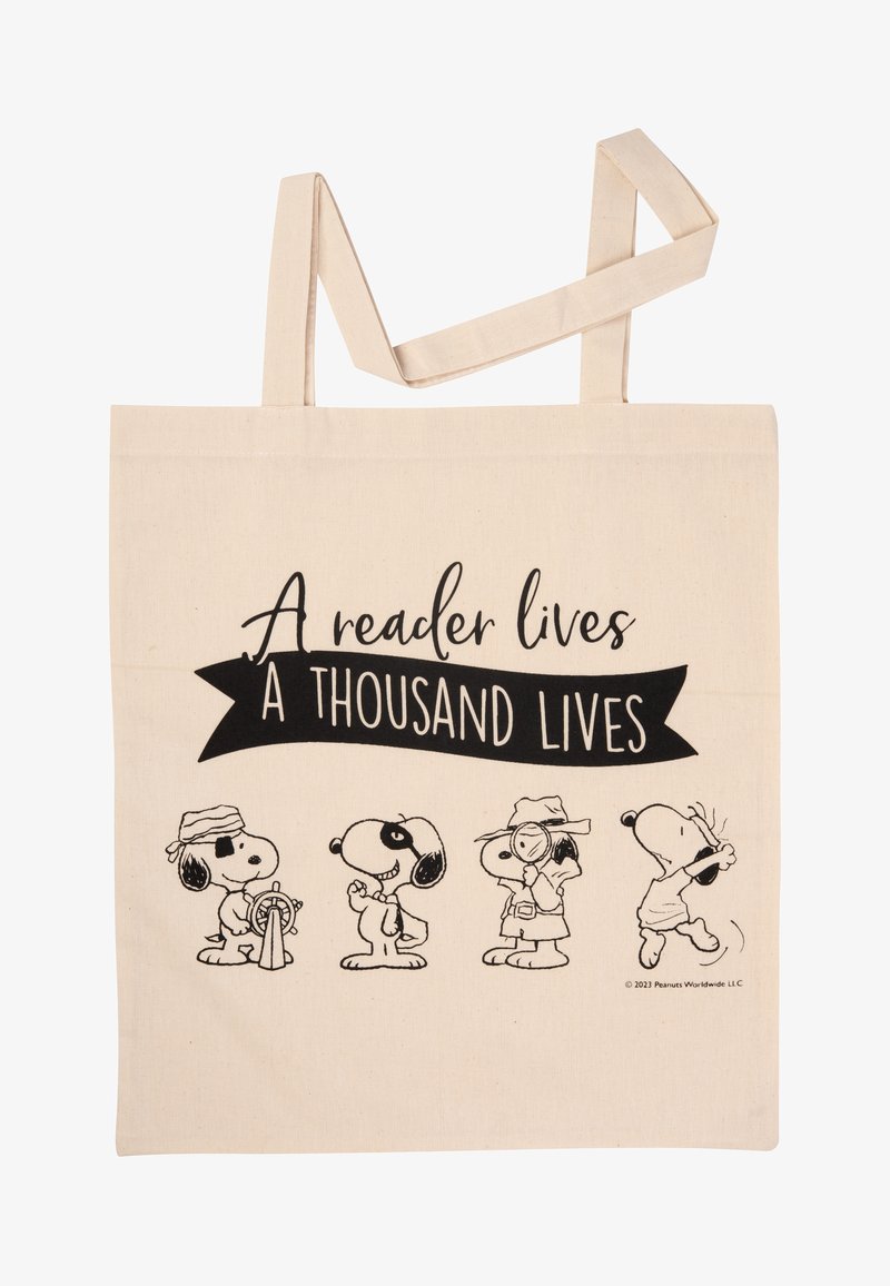 Borsa in tela di colore naturale con quattro personaggi Snoopy disegnati in nero e il testo: "Un lettore vive mille vite" in nero.