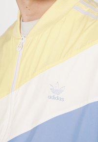 adidas Originals Giacca sportiva - yellow