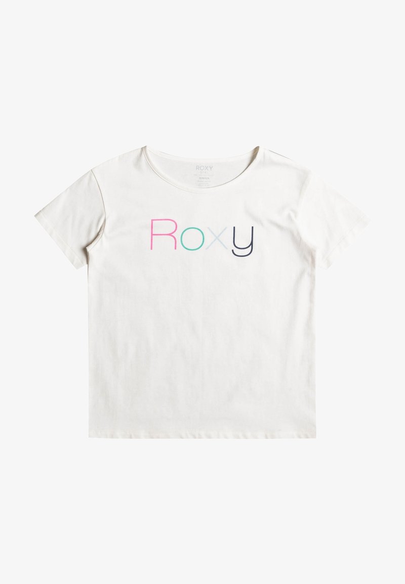 T-shirt blanc à manches courtes avec un logo "Roxy" multicolore imprimé sur la poitrine en lettres roses, vertes, gris clair et bleu marine.