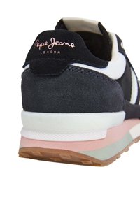 Pepe Jeans KINGSTON COLLEGE - Matalavartiset tennarit - black