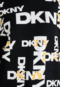 DKNY LEGACY ALL OVER LOGO - Strikkegenser - black/goldenrod