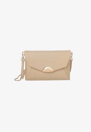 Borsa a tracolla in pelle beige con chiusura a pattina e hardware dorato, caratterizzata da un design triangolare e una tracolla removibile.