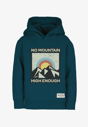 Teal hættetrøje med et frontgrafik, der viser bjerge, en sol og teksten "INGEN BJERG FOR HØJT." Justerbar hætte og ribbede manchetter.