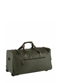 Sac de sport à roulettes vert foncé avec deux poignées, poche avant zippée et protections d'angle sur fond blanc.