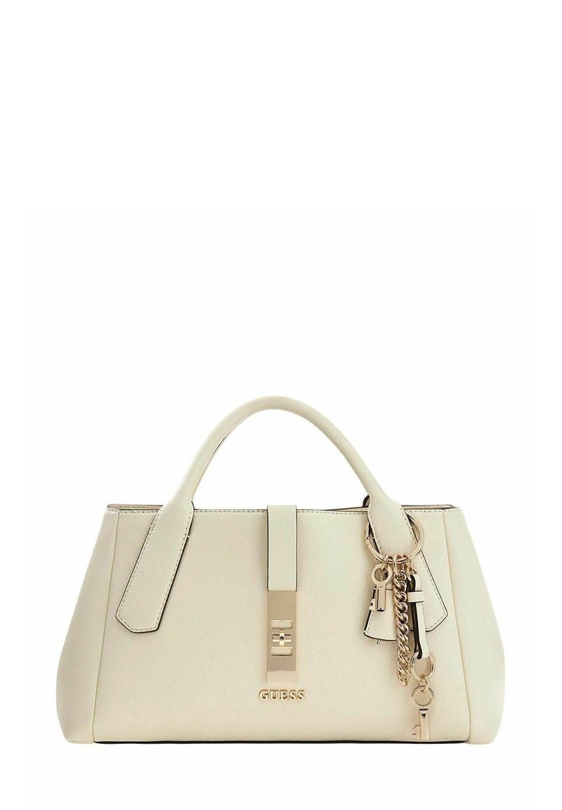 Sac à main beige au design structuré, avec deux poignées supérieures, quincaillerie dorée et accents de porte-clés décoratifs. Logo de la marque embossé à l'avant.