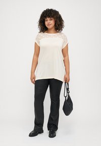 ONLY Carmakoma CARFLAKE LIFE S/S MIX JRS - Osnovna majica kratkih rukava - ecru