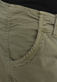 Alpha Industries CREW - Šortai - light olive