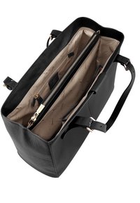 Zwarte leren draagtas met een getextureerd oppervlak, voorzien van een beige stoffen voering, meerdere binnencompartimenten en een ritsvak.