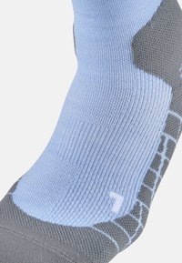 CEP LIGHT MERINO HIKING COMPRESSION SOCKS MID CUT WOMEN - MADE IN GERMANY - Sportsocken - light blue