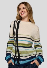 Gestreifter Pullover in den Farben Creme, Schwarz, Grün und Blau. Gestrickte Textur mit horizontalen Streifen und Rundhalsausschnitt.