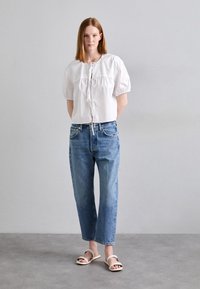 Thumbnail Image 4