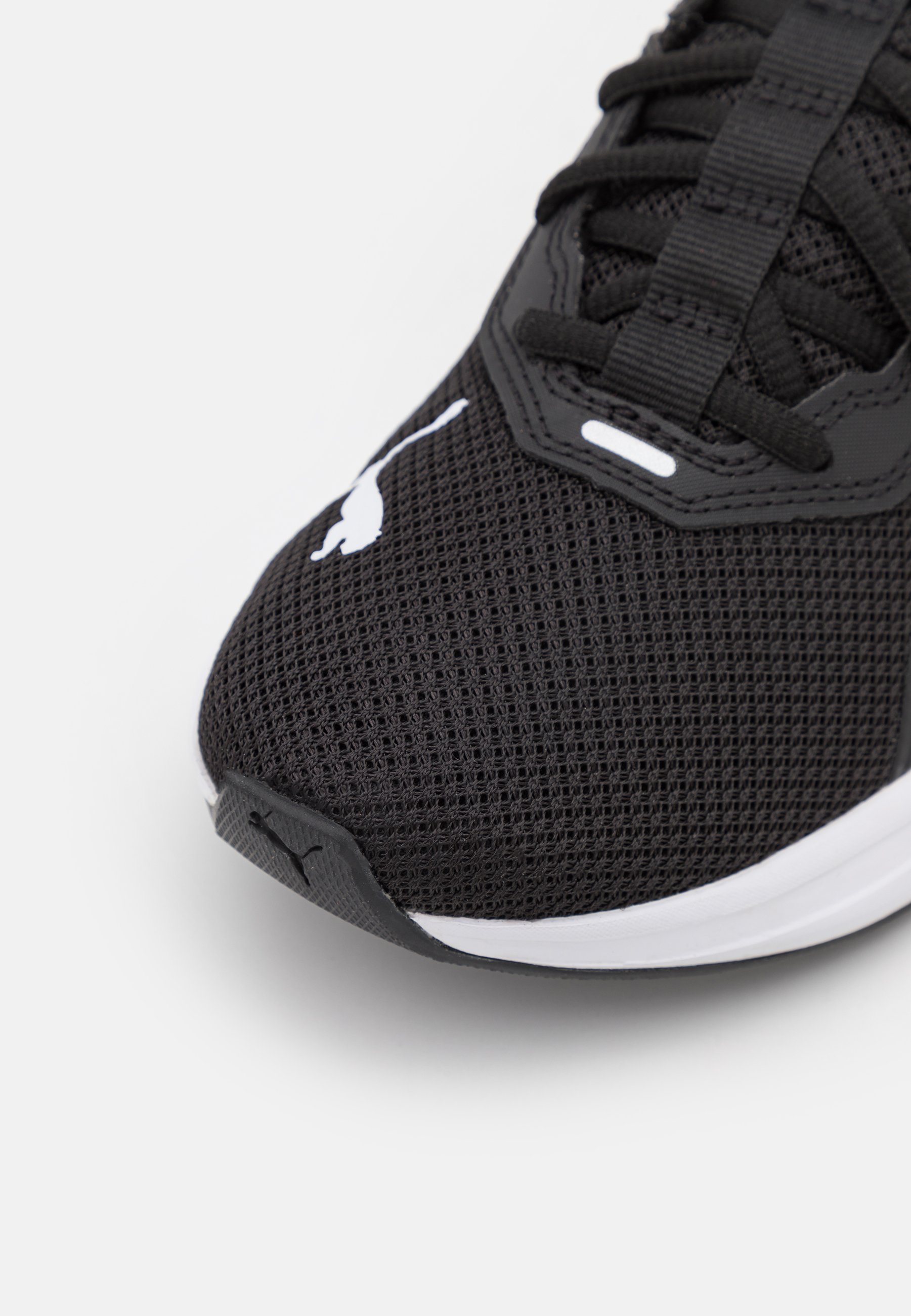 Puma SCORCH RUNNER JR UNISEX - Zapatillas de running neutras -  white/steeple gray/black/negro - Zalando.es
