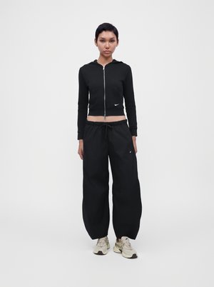 Nike Sportswear, BARREL PANT - Долнище на анцуг - black/sail