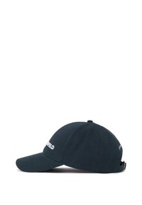 Dunkelblaues Baseballcap aus Baumwolle mit gebogenem Schirm. Mit weißem, gesticktem Text auf der Vorderseite und verstellbarem Riemen auf der Rückseite.